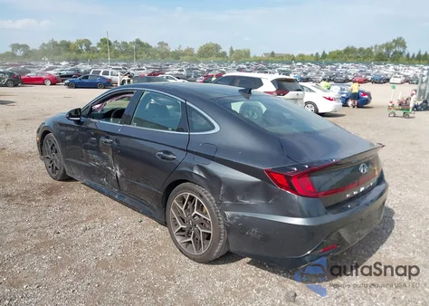 2021 Hyundai Sonata N Line z USA, uszkodzony, nr VIN 5NPEK4JC5MH108963